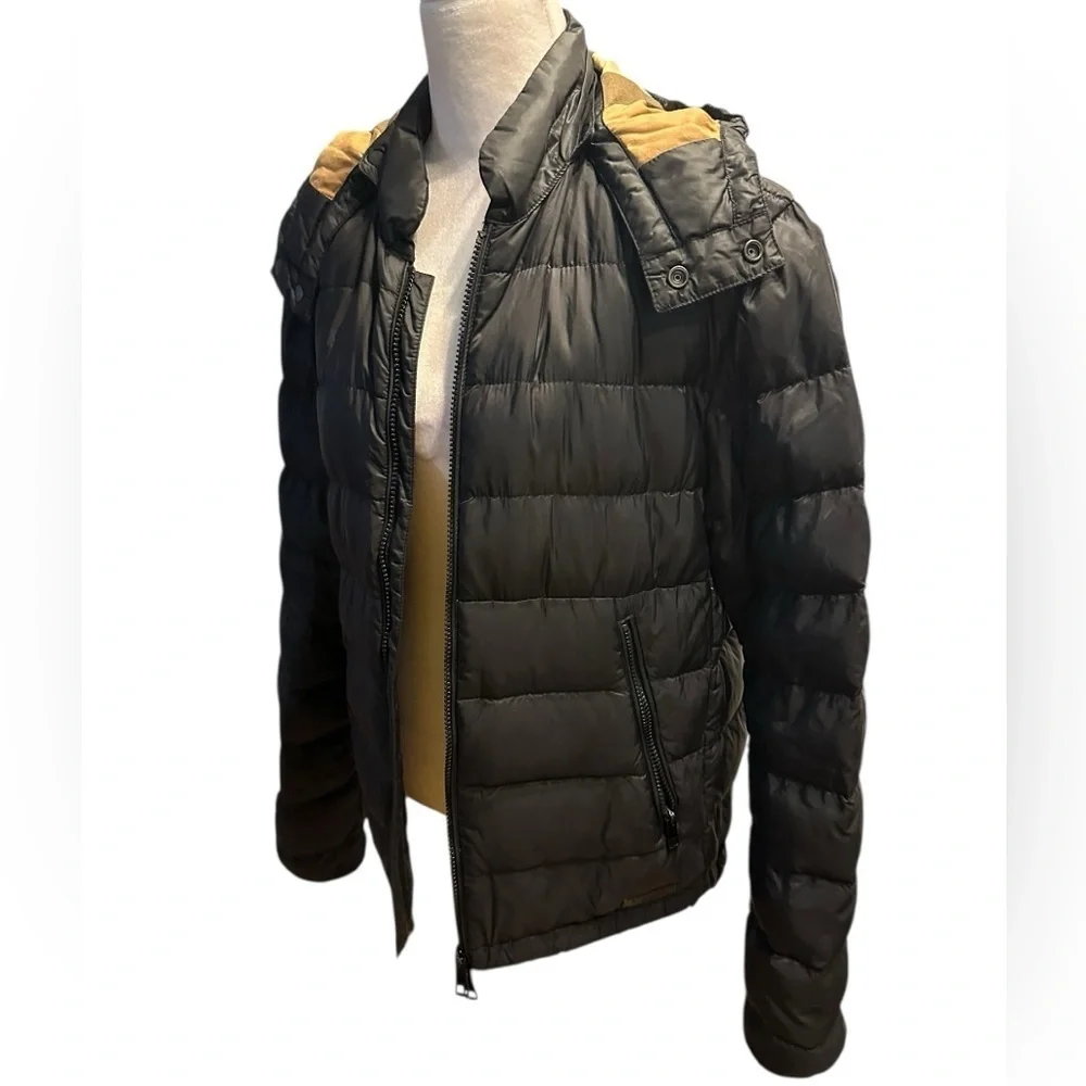 Burberry Men's Black Puffer Jacket size M